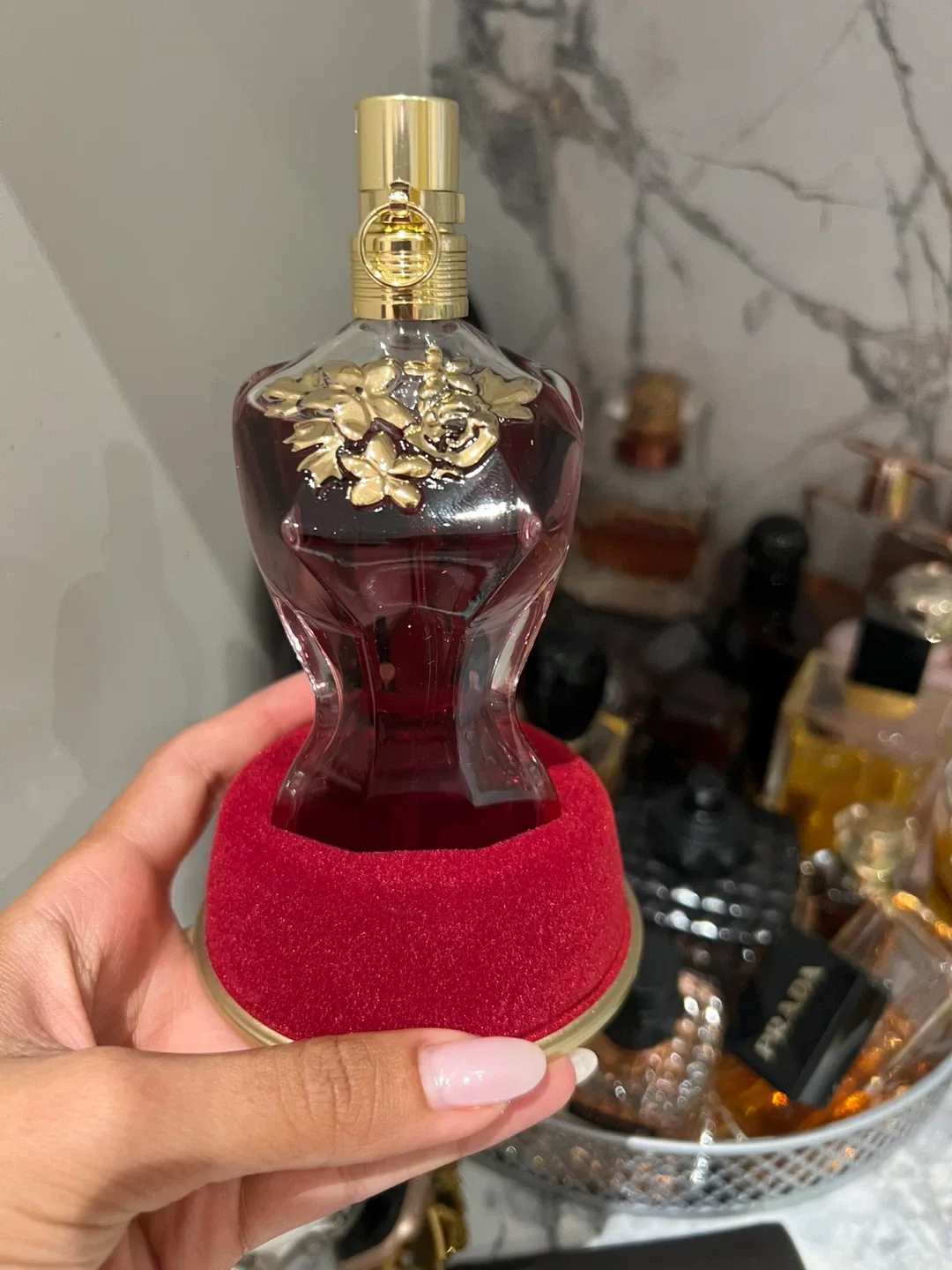 Variety of Perfumes image indicator(2)