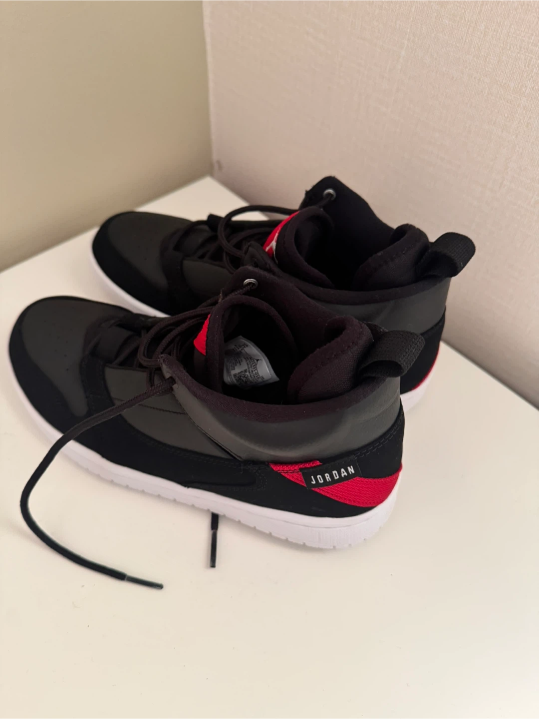 Air Jordan High Tops Youth Size 7Y - photo 3