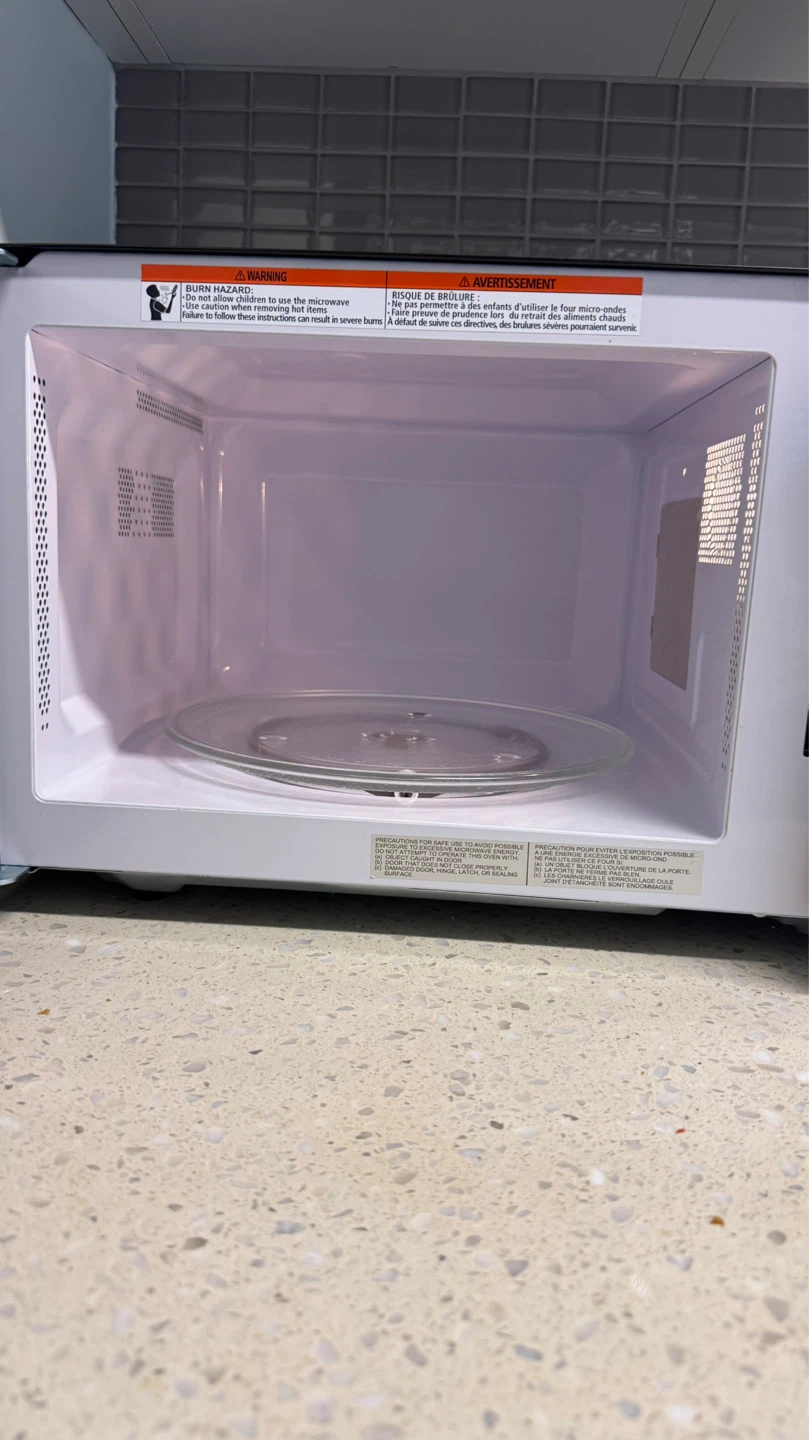 Toshiba New Microwave Oven - photo 3