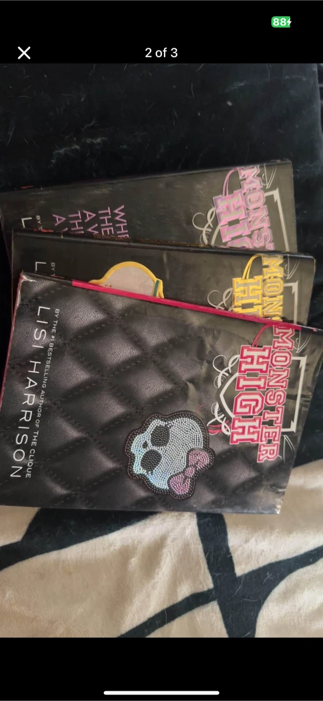 Monster High Book Series by Lisi Harrison - photo 2