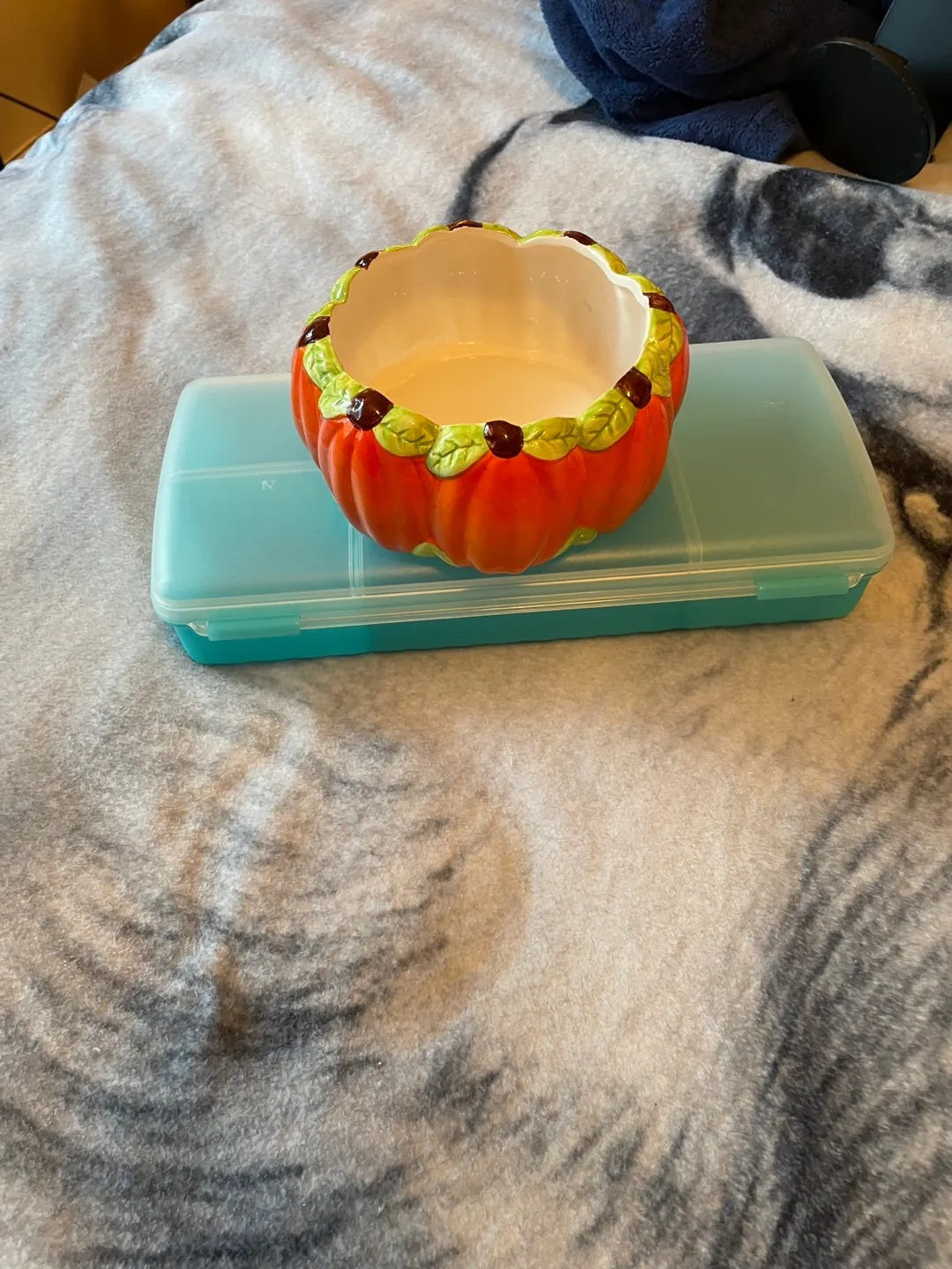 Royal Norfolk Pumpkin Shaped Bowl thumbnail