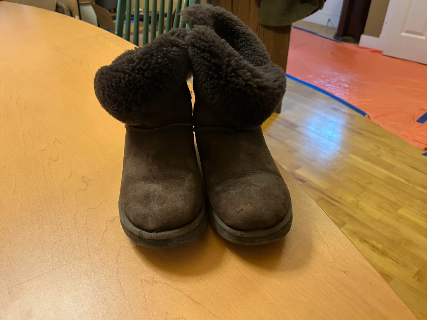 Ugg boots Size 9 Ugg Boots pick up after November 26 - photo 2