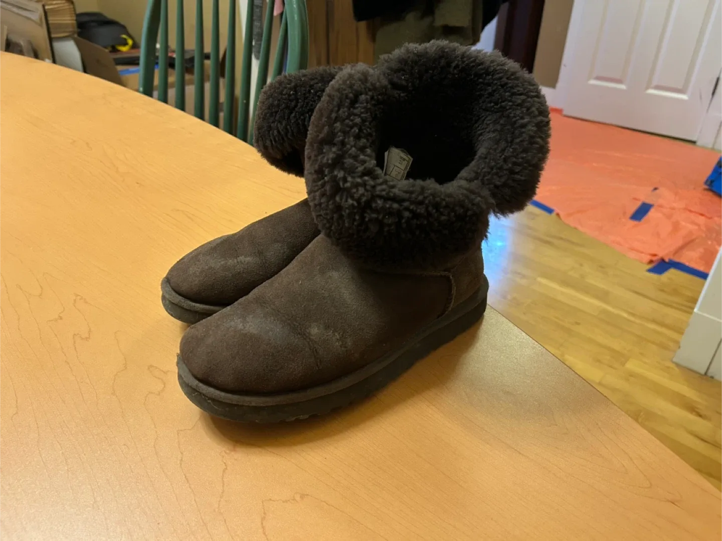 Ugg boots Size 9 Ugg Boots pick up after November 26 image indicator(3)