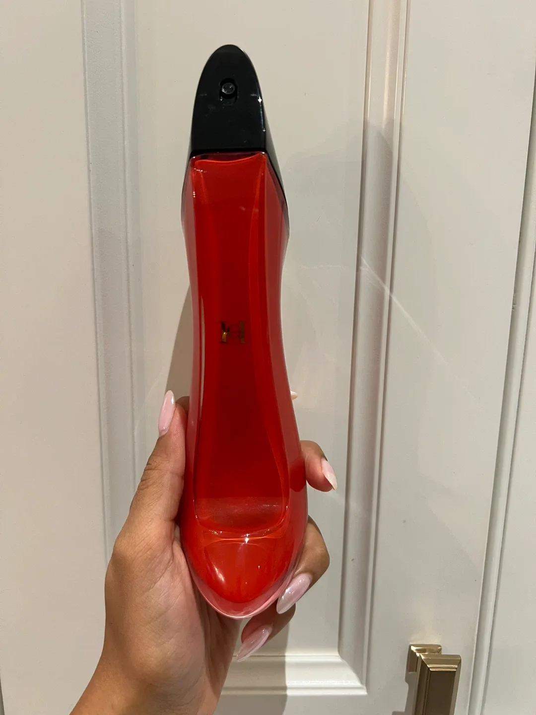 Carolina Herrera Very Good Girl Eau de Parfum (80ml) image indicator(3)