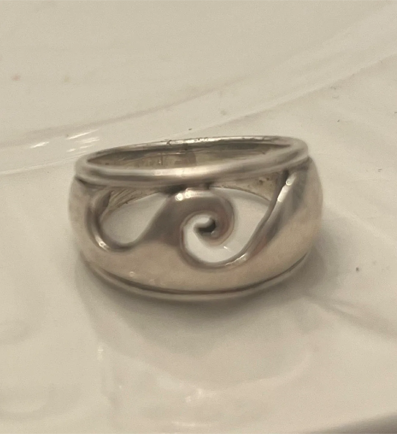 Silver wave ring (stamped 925) image indicator(2)