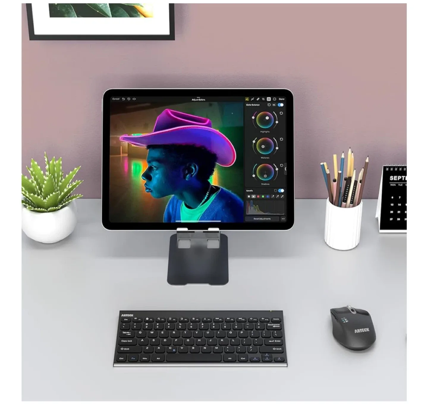 Stainless Steel Universal Portable Wireless Bluetooth Keyboard image indicator(7)