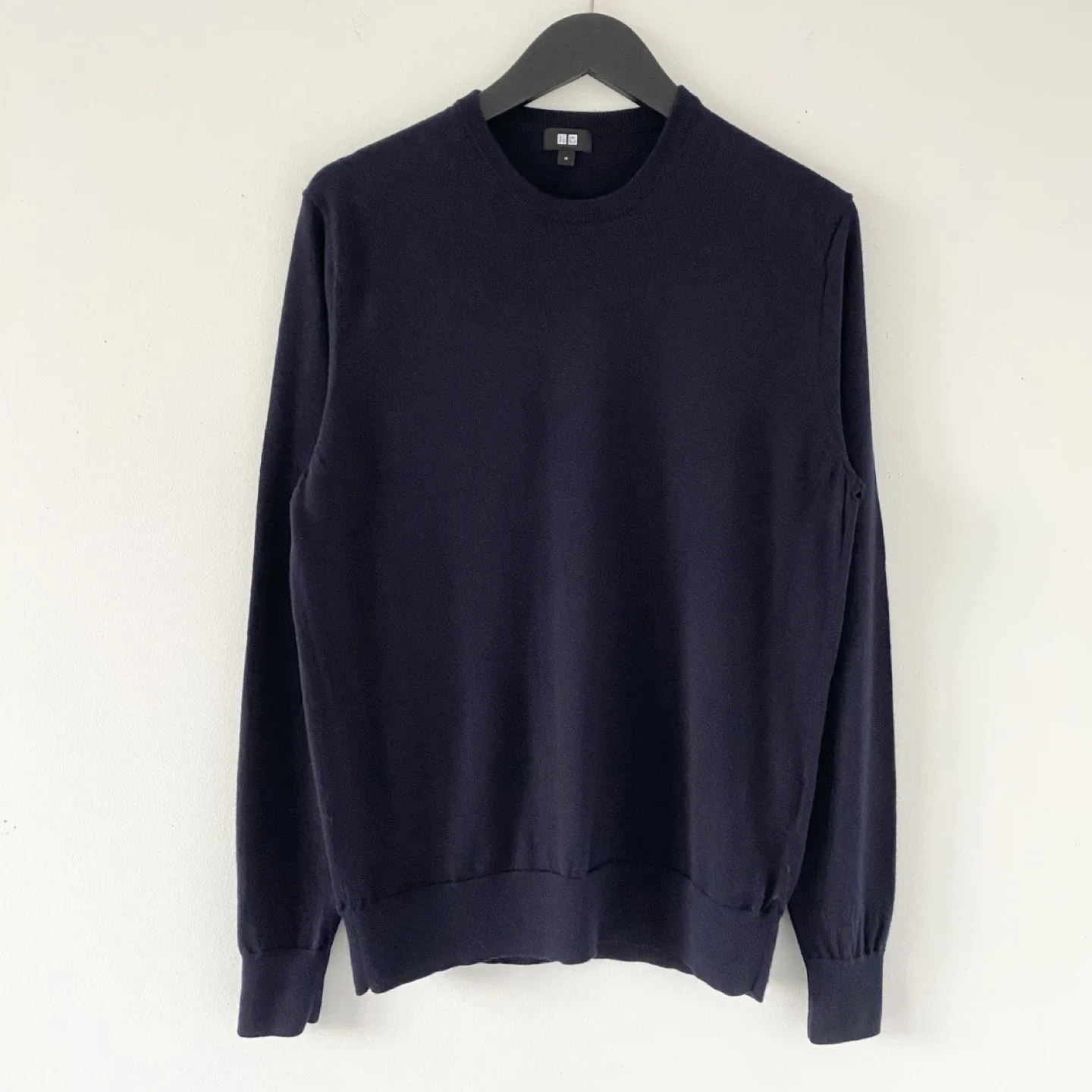 Uniqlo Classic 100% Merino Wool Crewneck Sweater thumbnail