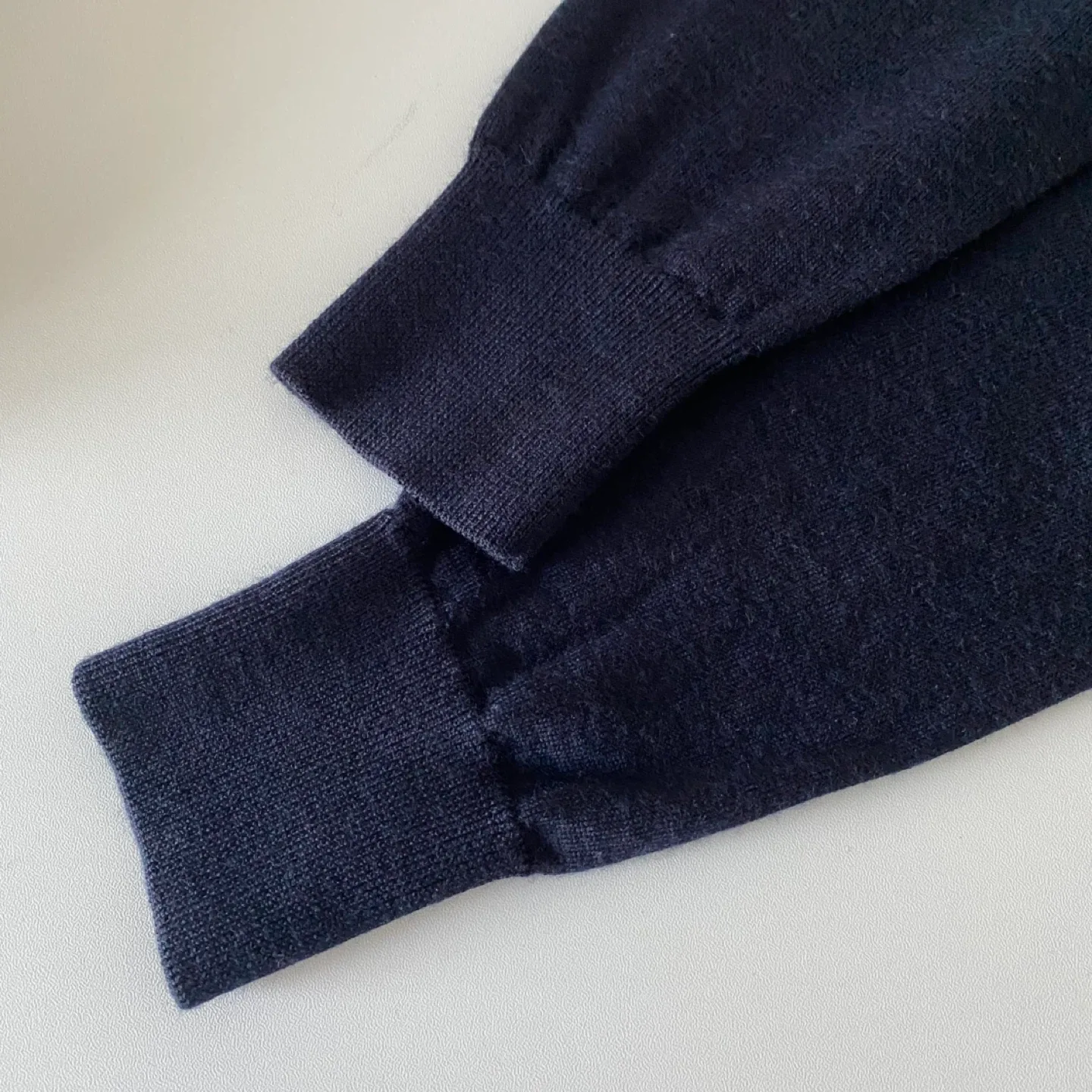 Uniqlo Classic 100% Merino Wool Crewneck Sweater image indicator(5)