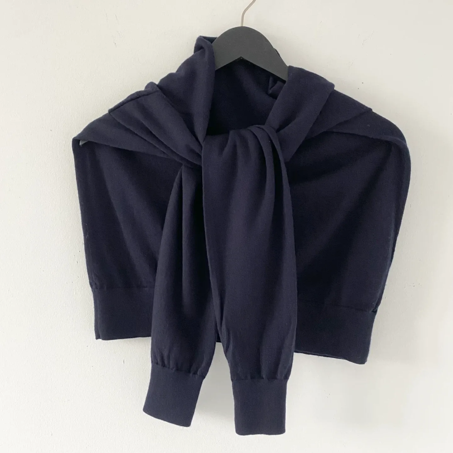 Uniqlo Classic 100% Merino Wool Crewneck Sweater image indicator(4)