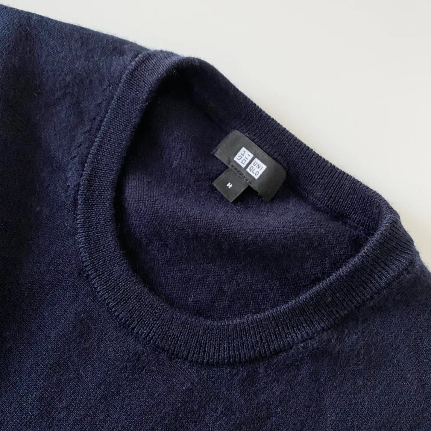 Uniqlo Classic 100% Merino Wool Crewneck Sweater image indicator(7)