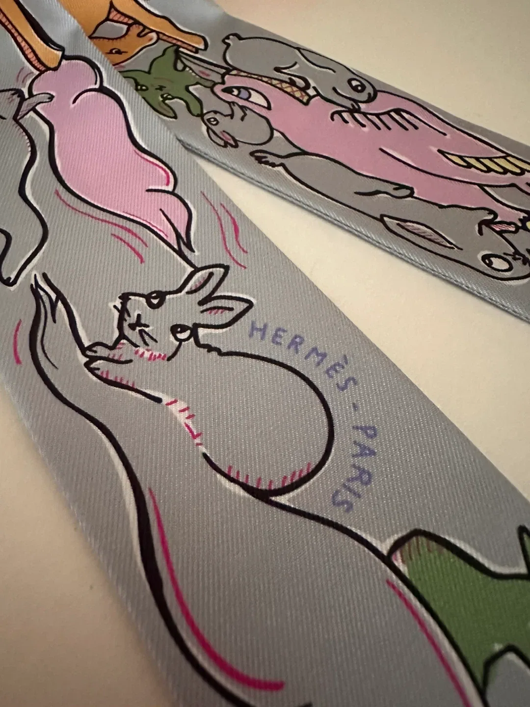 Authentic brand new Hermes silk twilly image indicator(4)