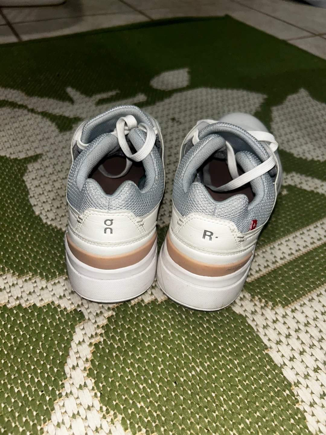 On Roger Advantage Women's US 6 White Tennis Shoes - photo 2