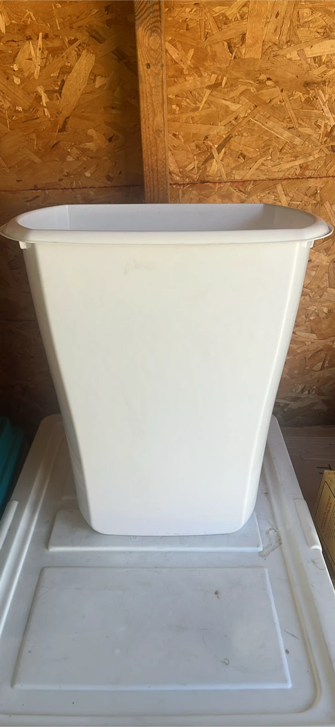 Sterilite 1052, 5.5 Gallon, Rectangular Wastebasket in White 🥕 - photo 5