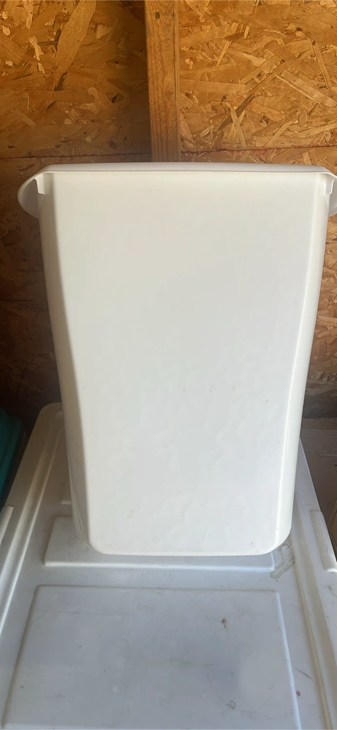 Sterilite 1052, 5.5 Gallon, Rectangular Wastebasket in White 🥕 - photo 3