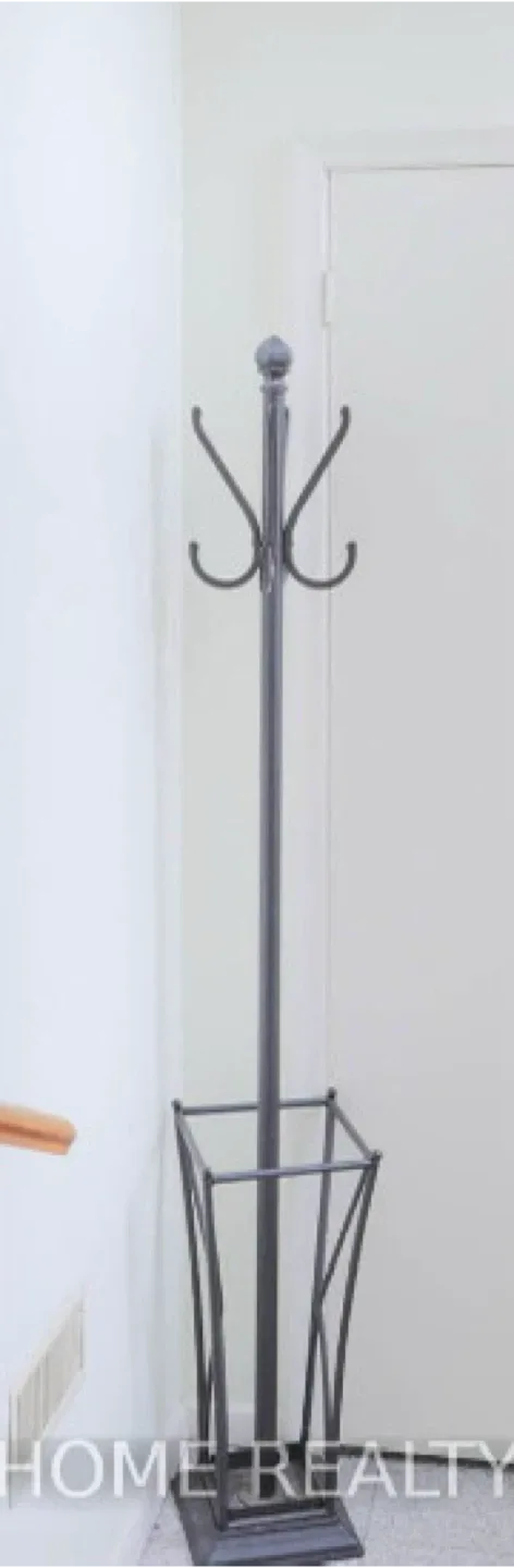 Metal coat hanger thumbnail