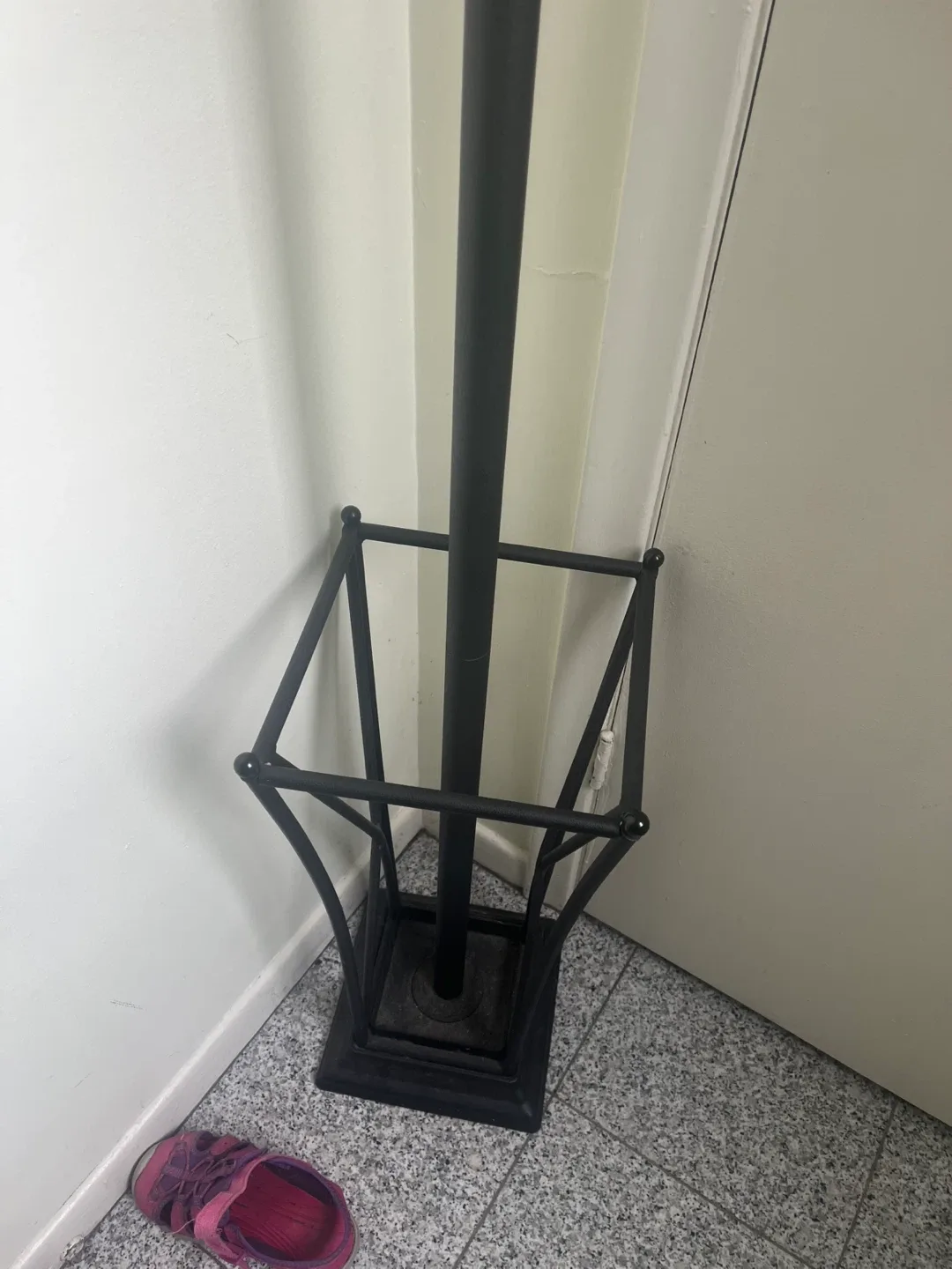 Metal coat hanger image indicator(3)