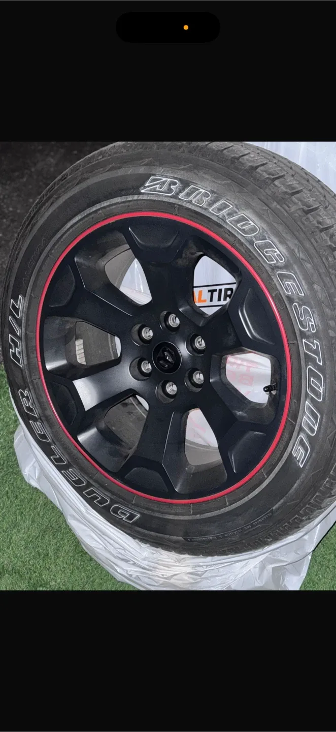 Dodge Ram 1500 OEM Bridgestone Dueler H/L Tires image indicator(2)