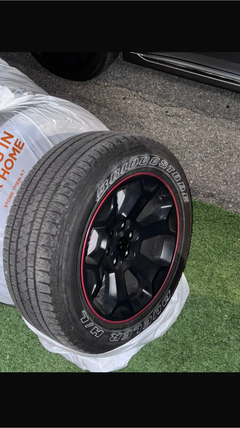 Dodge Ram 1500 OEM Bridgestone Dueler H/L Tires image indicator(3)