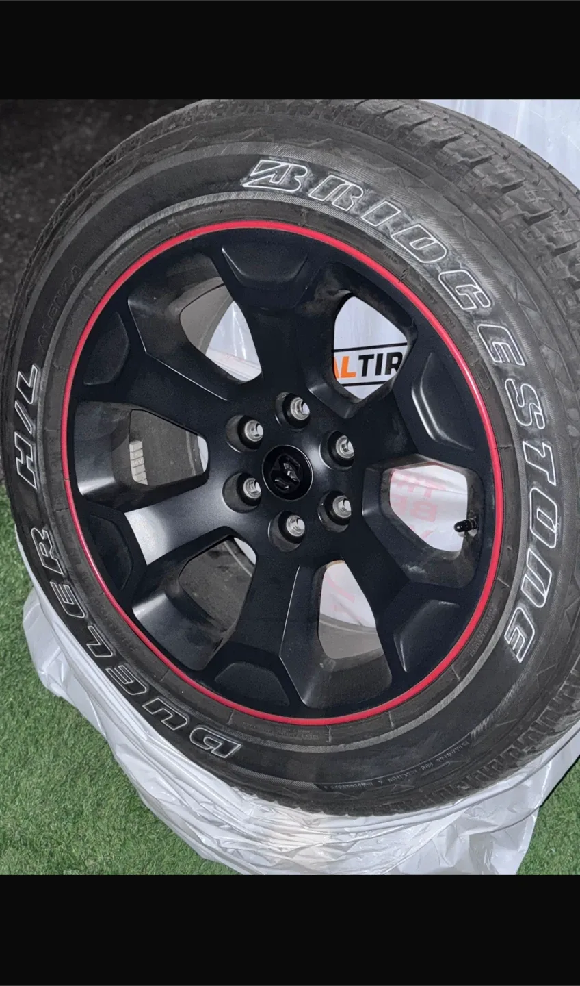 Dodge Ram 1500 OEM Bridgestone Dueler H/L Tires image indicator(8)