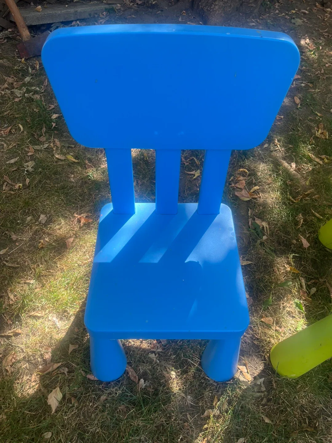 IKEA Mammut Kids Table & 2 Chairs image indicator(2)