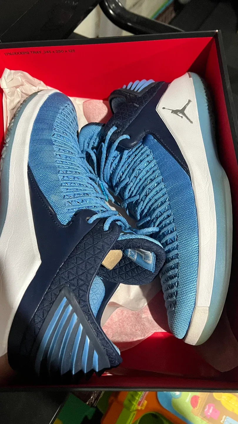 Air Jordan XXXII Low University Blue, Size 11 thumbnail
