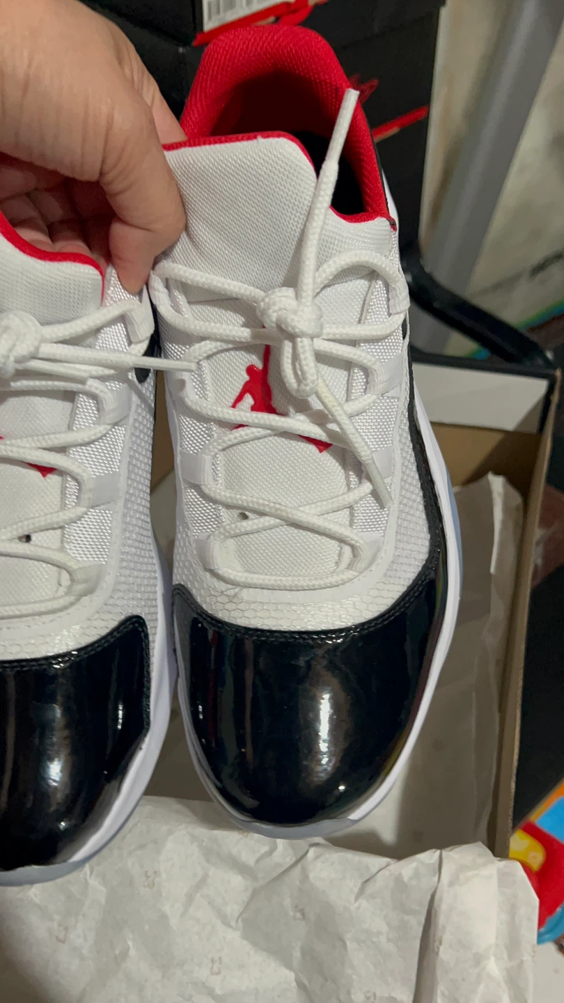 Air Jordan 11 CMFT Low White/Black Size 11 - photo 2