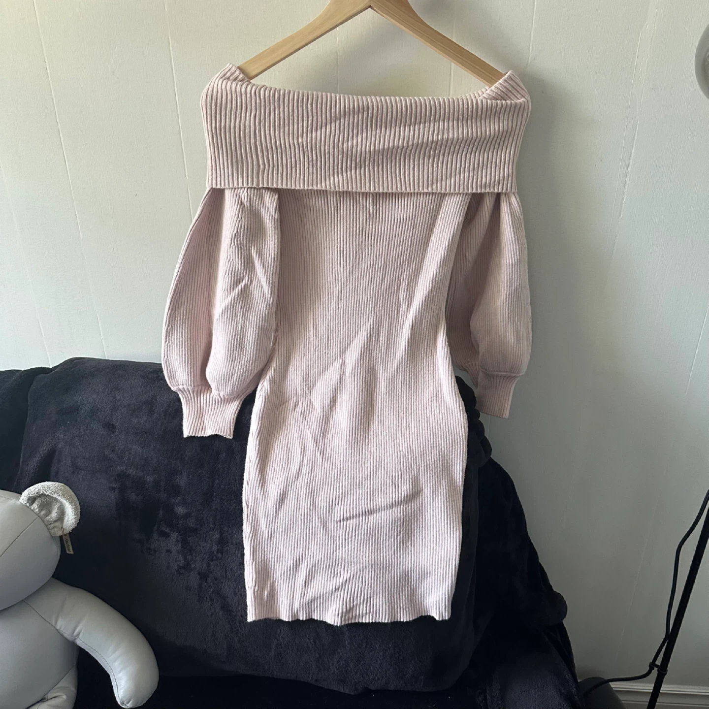 Soft pink off the shoulder knit mini dress - photo 2