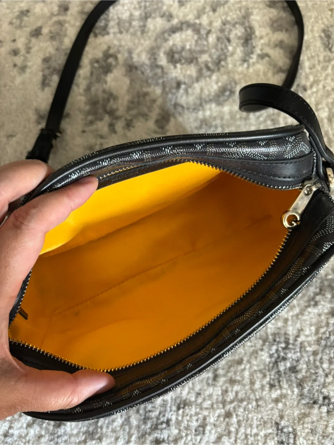 Crossbody Bag image indicator(2)