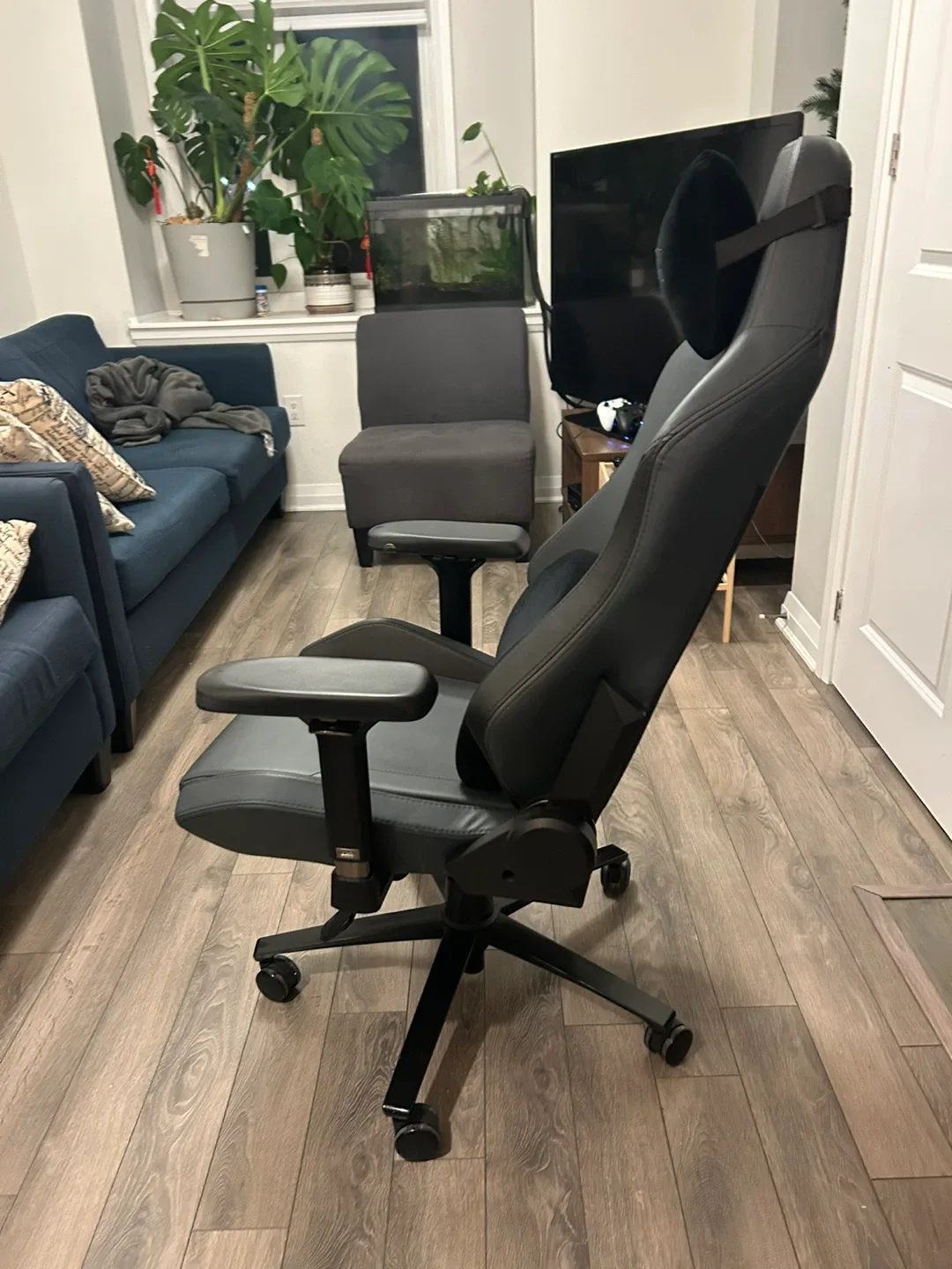 Secretlab Omega Gaming Chair - Grey image indicator(2)