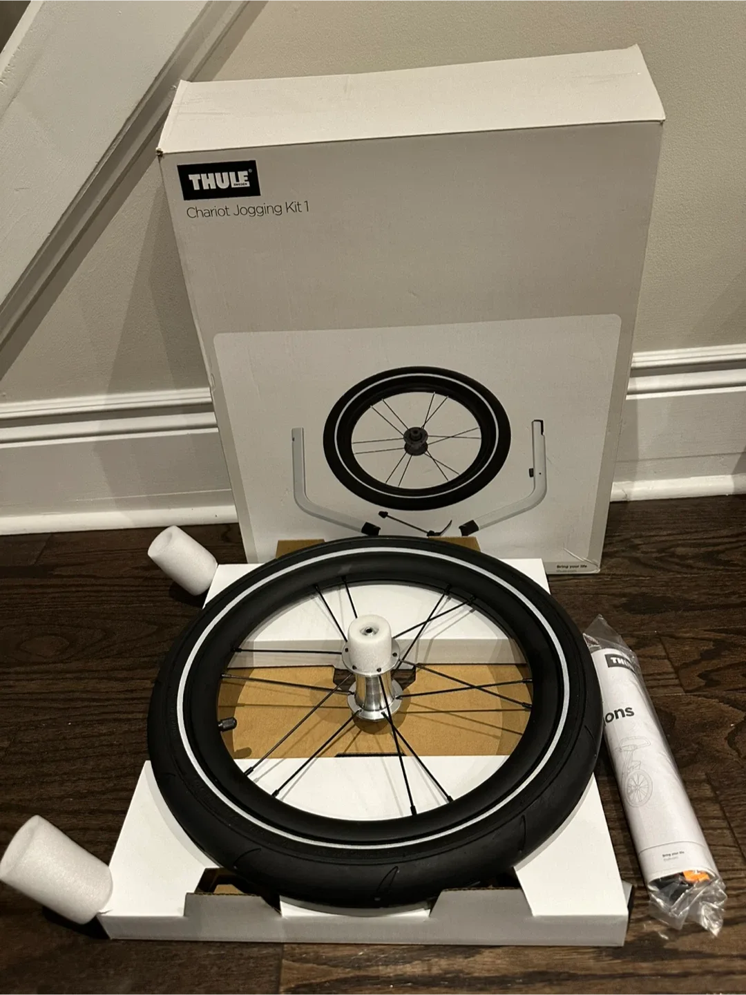NEW Thule Chariot Jogging Kit 1 thumbnail
