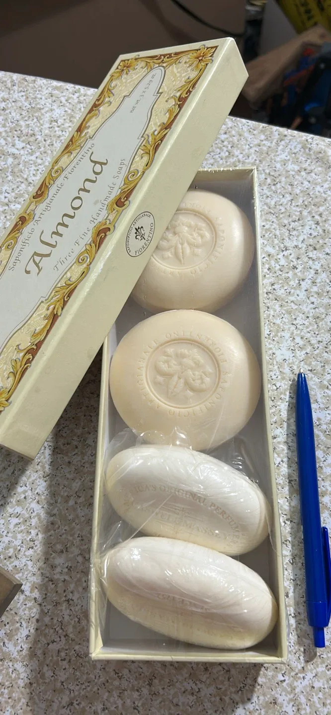 Saponificio Artigianale Fiorentino Almond Soaps thumbnail