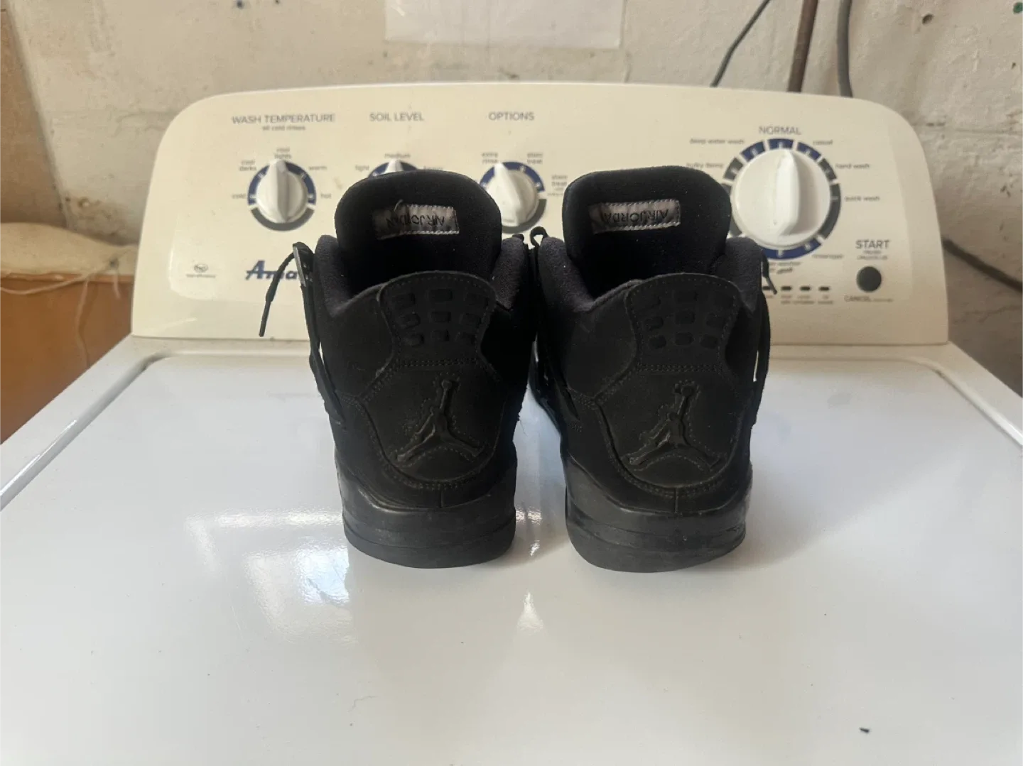 Jordan Air 4 Retro Black Cat image indicator(3)