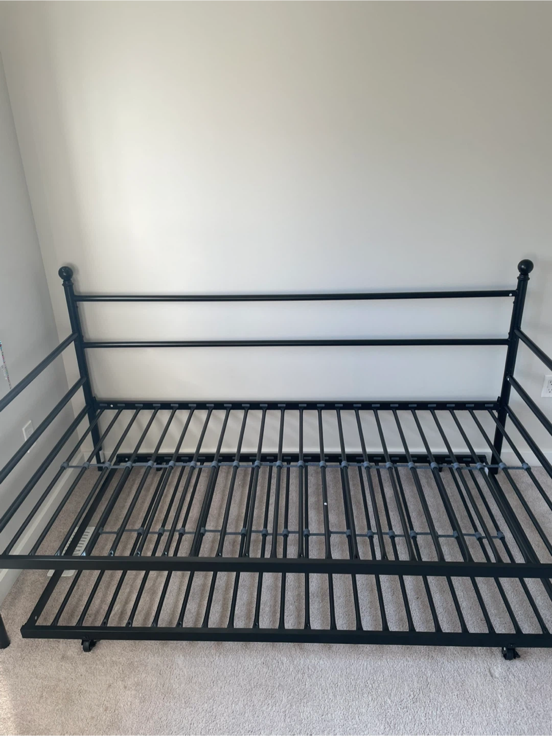 Brand new Black Metal Daybed Frame with Trundle