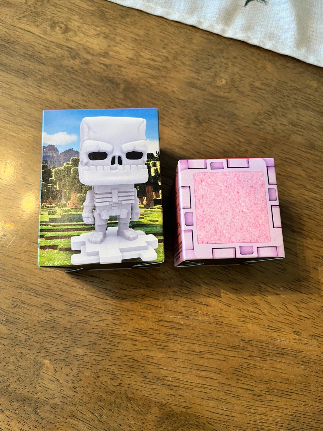 Happy meal toys - Minecraft Figurine - Skeleton & Pig