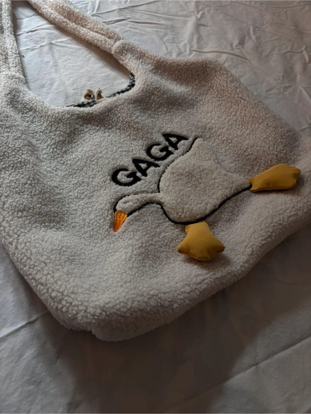 Goose Sherpa Tote Bag image indicator(2)