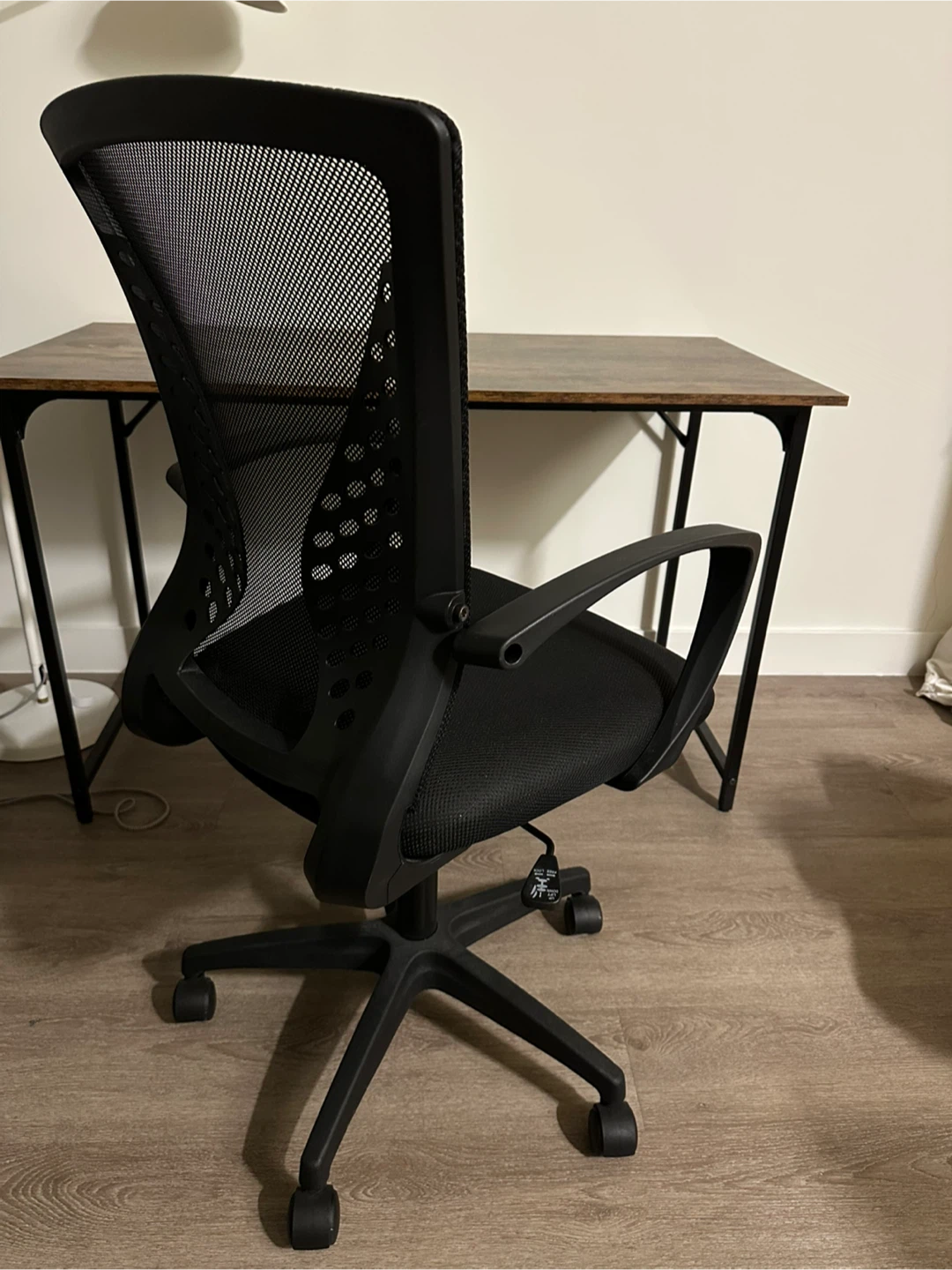 Black Mesh Office Chair - photo 2