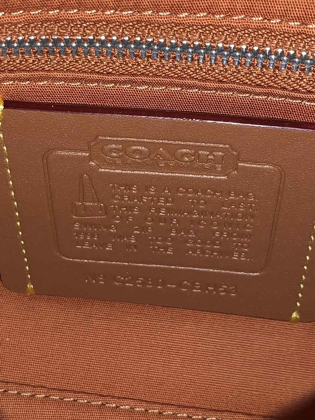 New Coach The Swing Zip Bag image indicator(5)