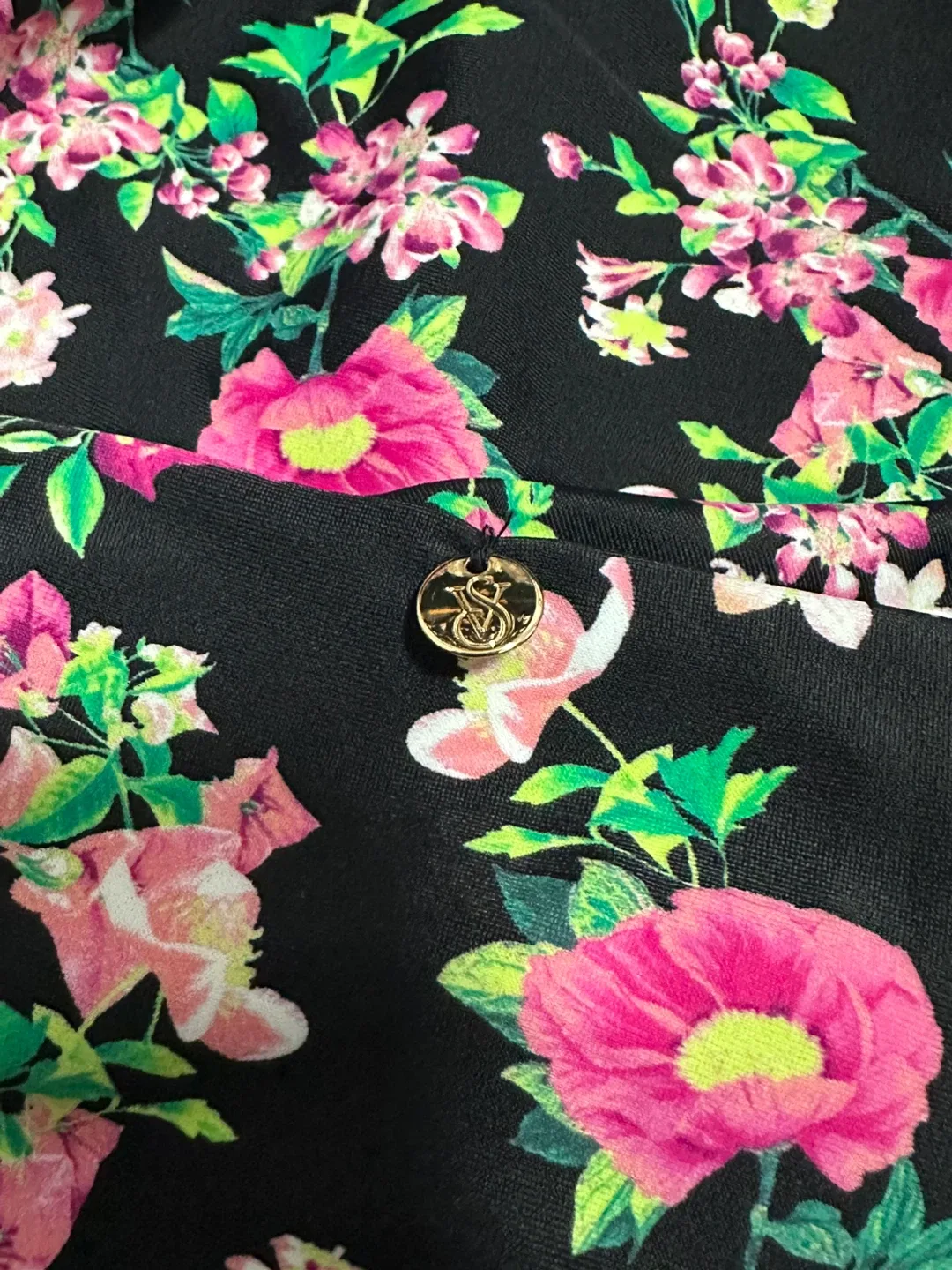 Victoria’s Secret Swim Sarong Cover Up image indicator(5)