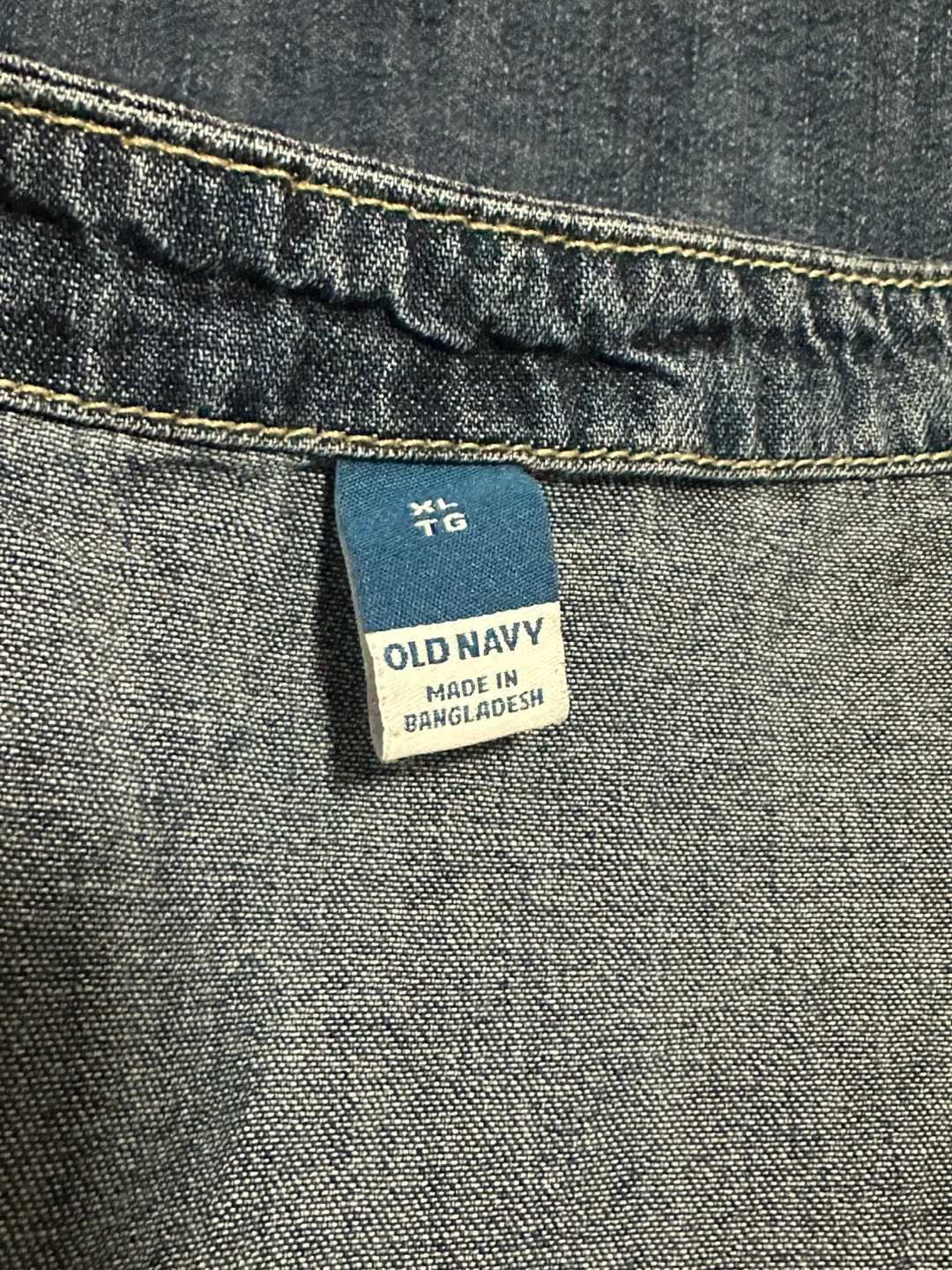 Old Navy Cropped Square-Neck Denim Top image indicator(5)