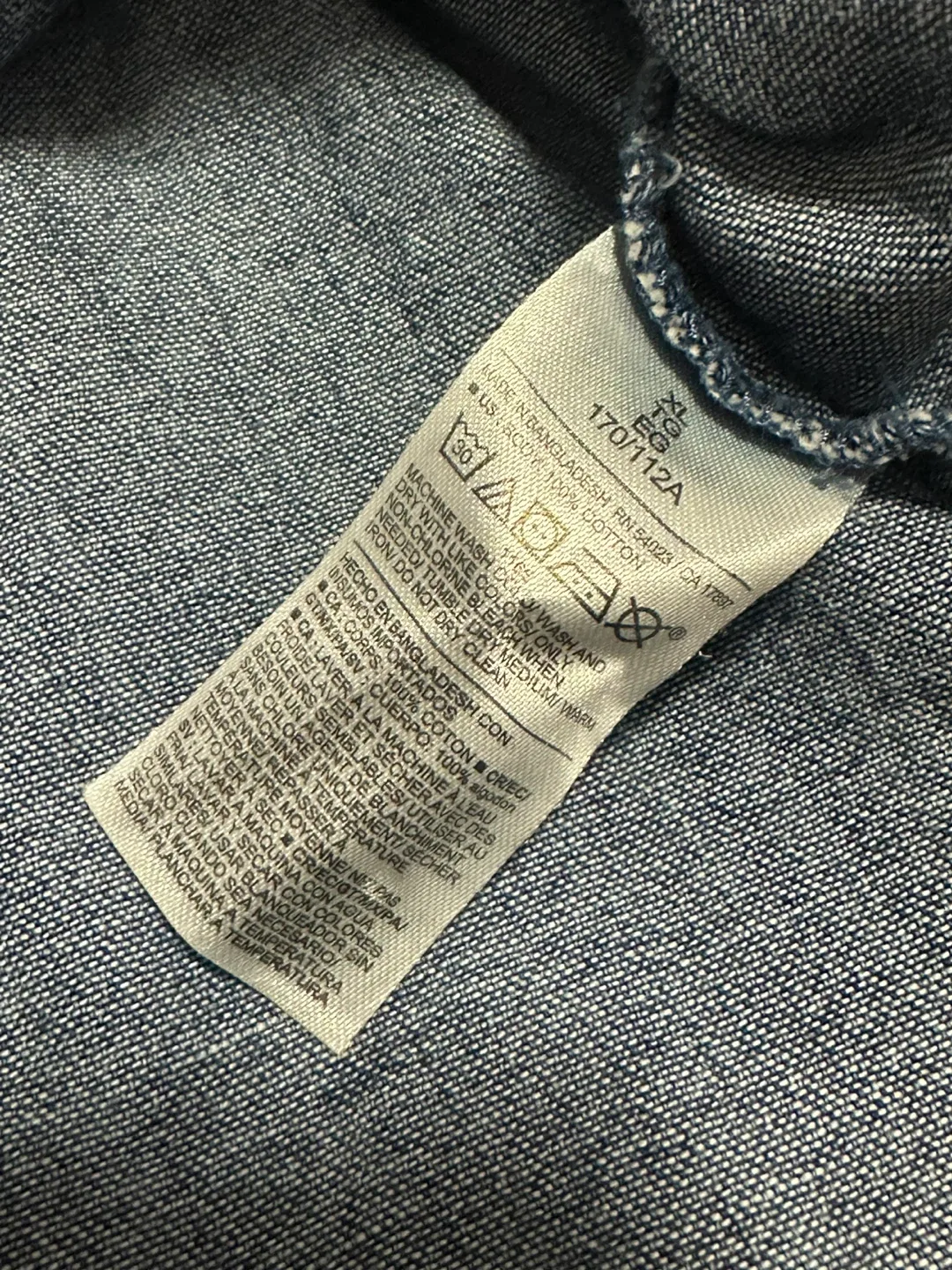 Old Navy Cropped Square-Neck Denim Top image indicator(6)