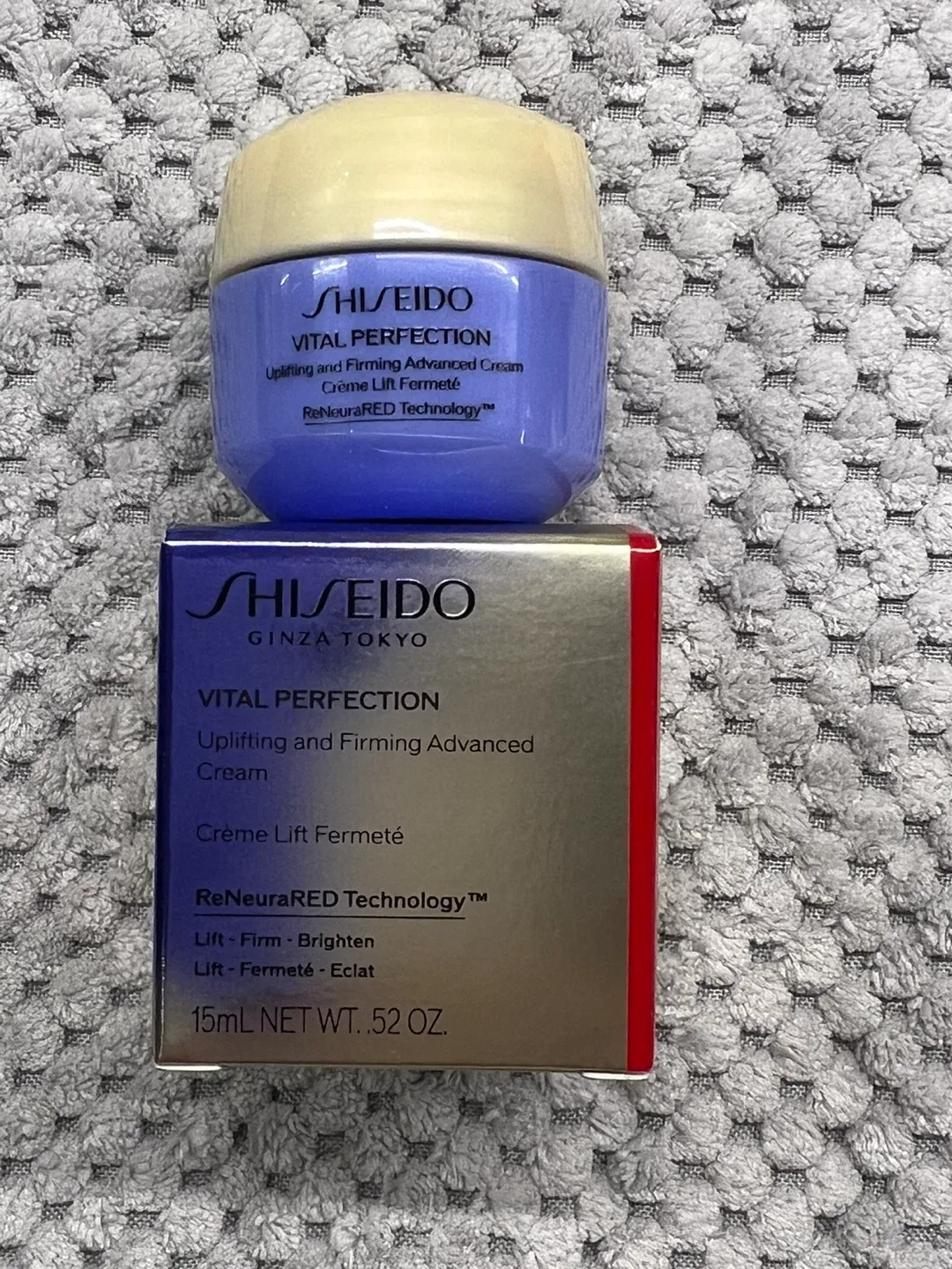 Shiseido Vital Perfection Uplifting & Firming Advanced Cream thumbnail