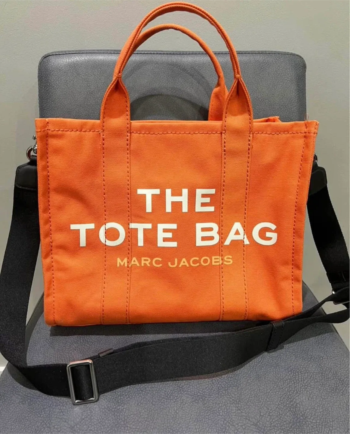 Marc Jacobs The Tote Bag Orange thumbnail