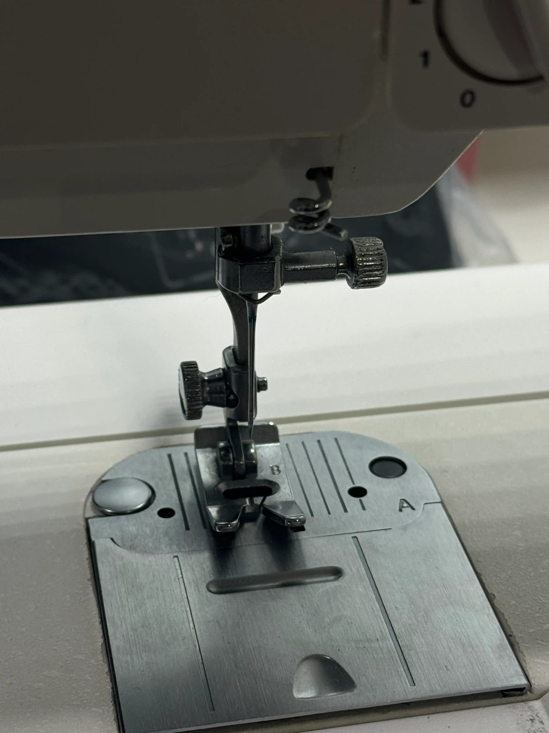 Singer 5050C Sewing Machine - photo 3