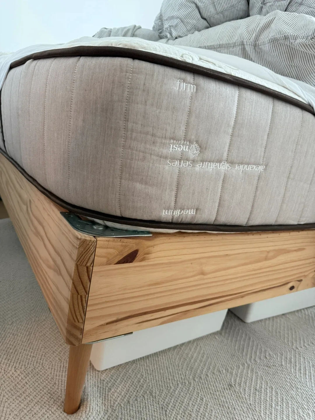 Nest Bedding Alex. Sig. Series Queen Mattress (Firm & Medium) image indicator(3)