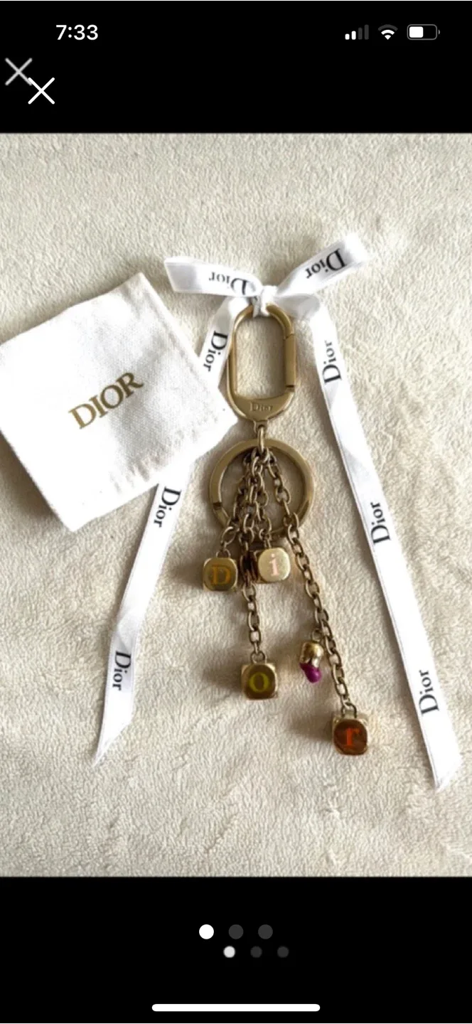 Dior Keychain 🥕 thumbnail