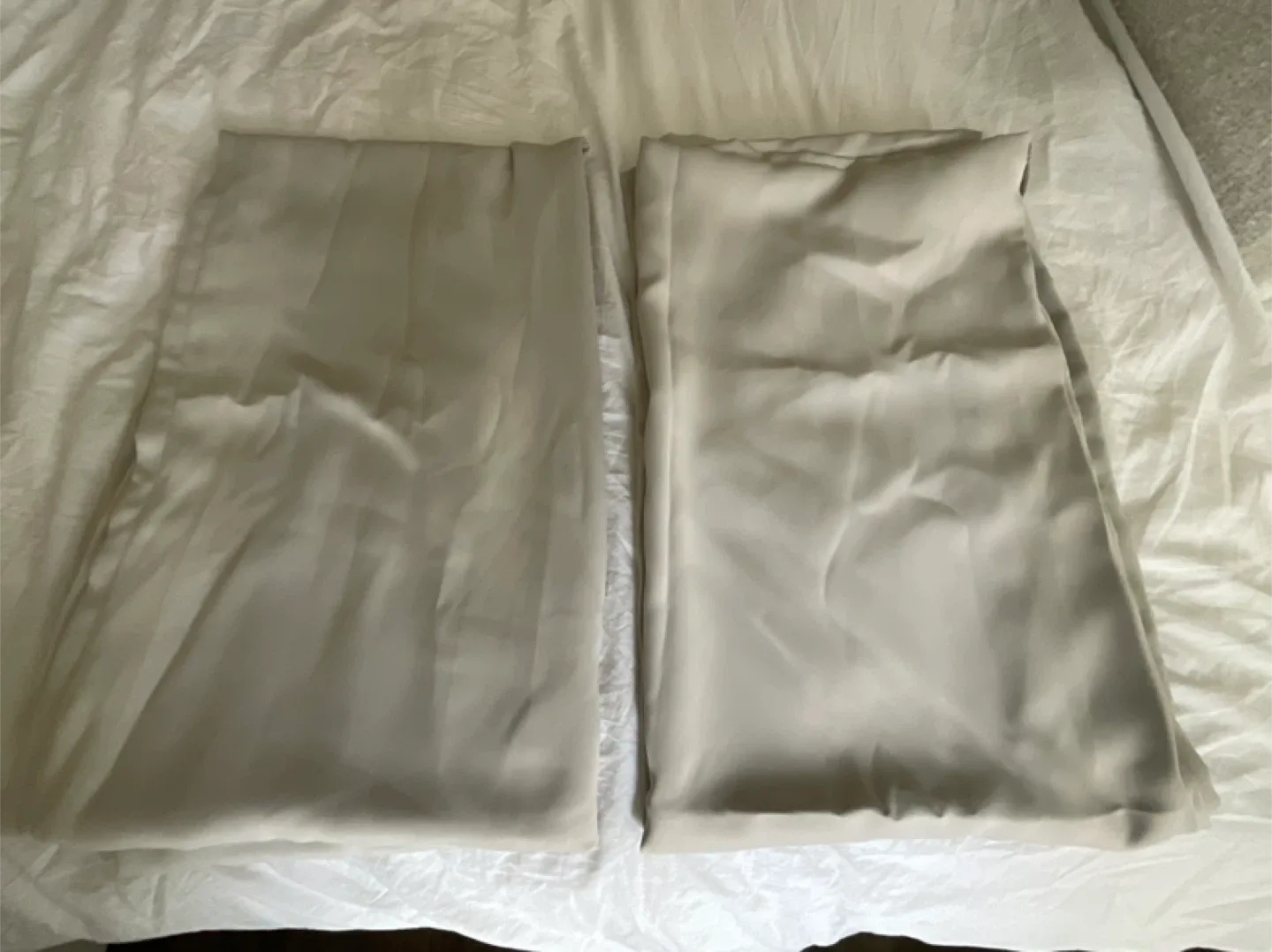 IKEA MAJGULL Room Darkening Curtains, Light Gray image indicator(3)