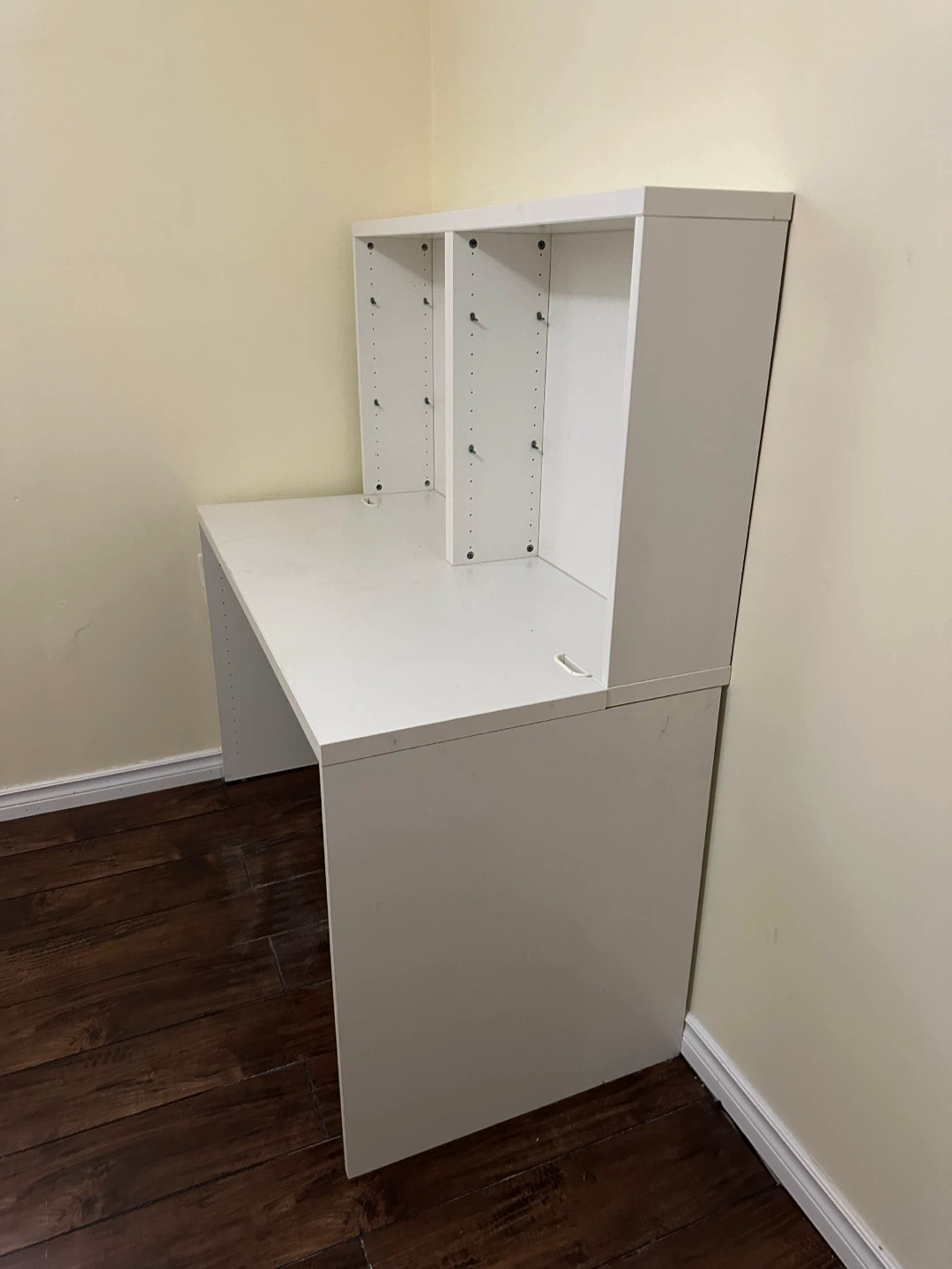 White Desk with Hutch - photo 4