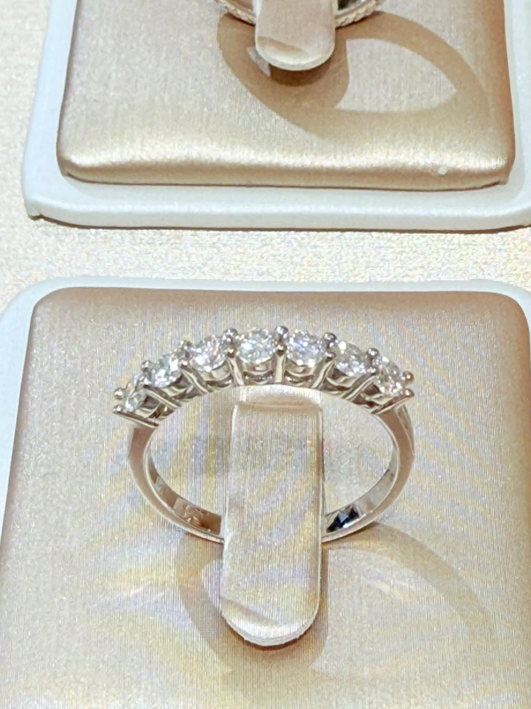 0.7 carats 925 sterling silver full moissanite ring - photo 2