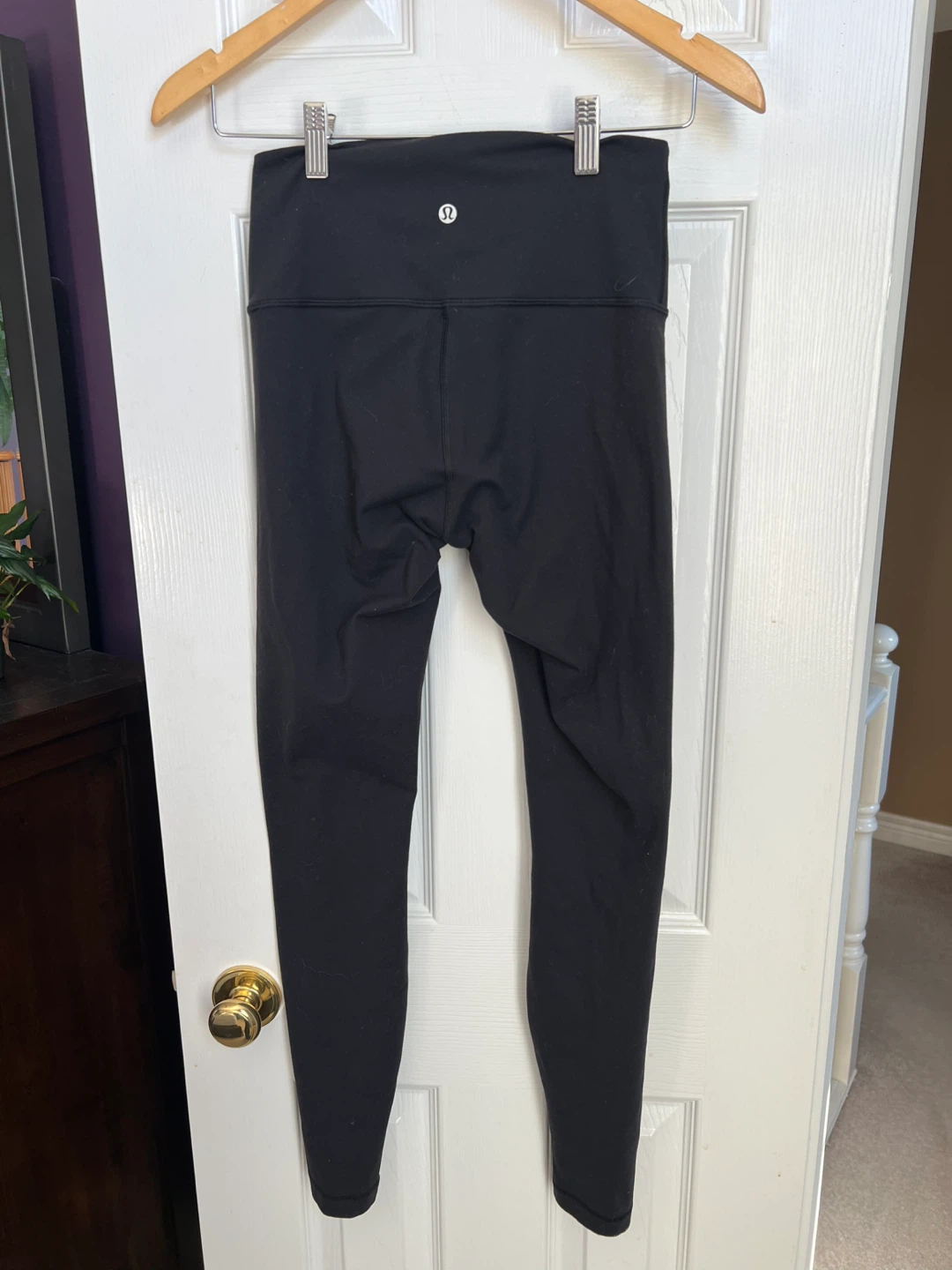 Lululemon Black wunder under Leggings - Size 6 - photo 2