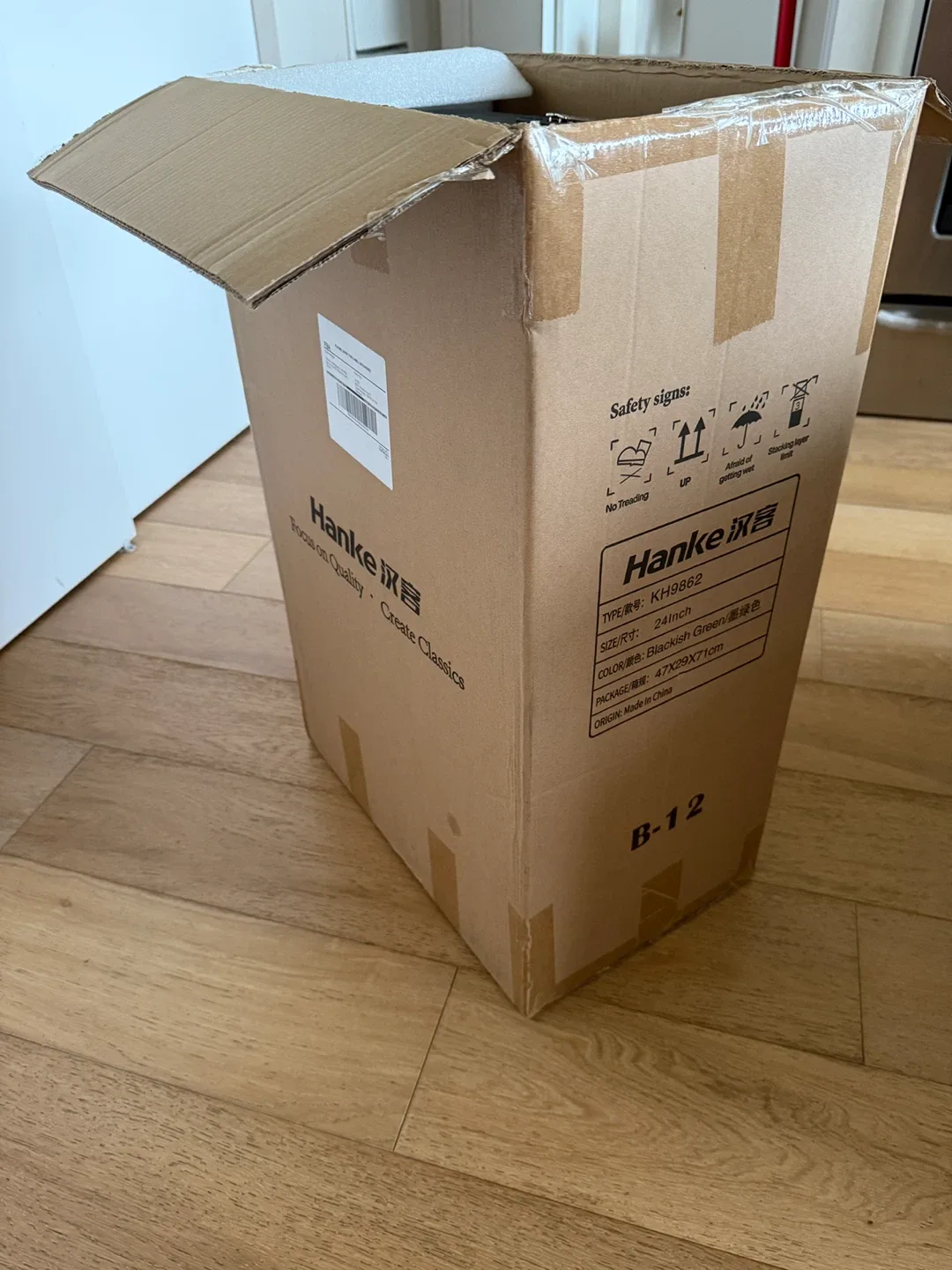 Hanke 24 Inch Hard Shell Suitcase - Blackish Green image indicator(3)